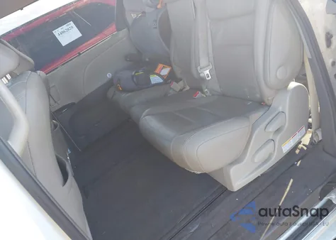 2016 Toyota Sienna Xle 8 Passenger from USA, damaged, VIN 5TDYK3DC7GS700964